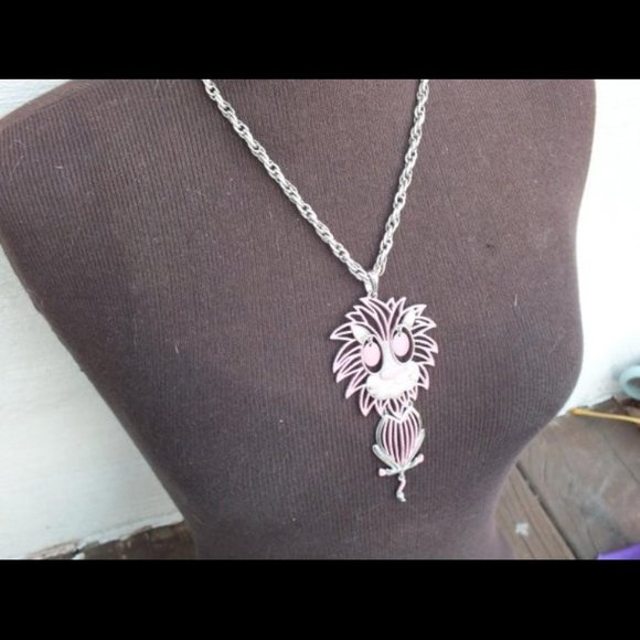Vintage Alan Pink and Silver Lion Pendant on 24 In. Alloy Link Chain - Picture 4 of 4